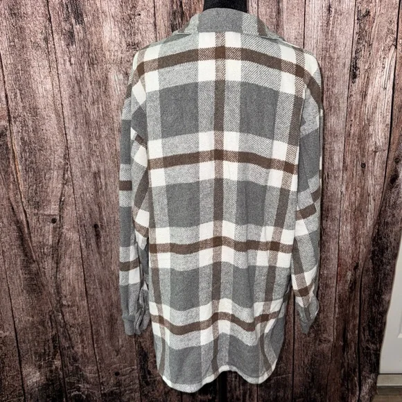 Plaid Button-Up Women's Jacket - Picture 4 of 7